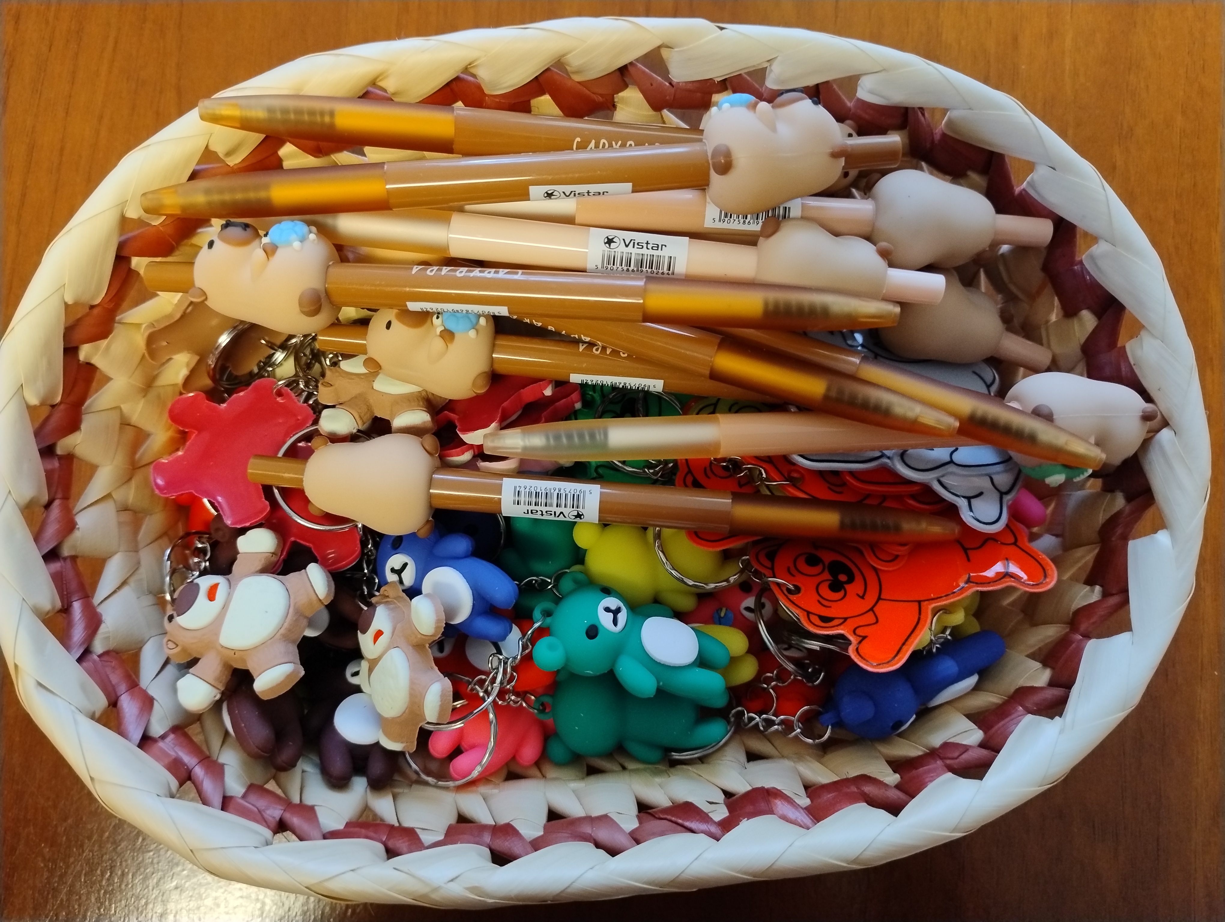 koszyczek z breloczkami z misiami img_20241125_102122440-1.jpg